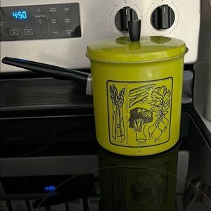 Wear Ever 1970’s Vintage Green Enamel Soup pot w Lid Avocado Green Made USA